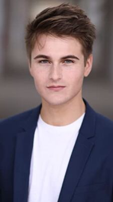 Official profile picture of Evan Castelloe