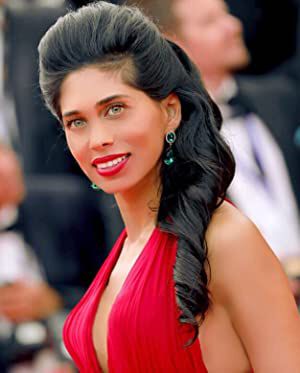 Official profile picture of Fagun Thakrar