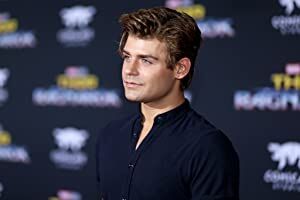 Official profile picture of Garrett Clayton