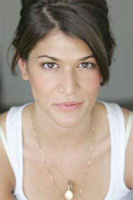 Official profile picture of Genevieve Jones