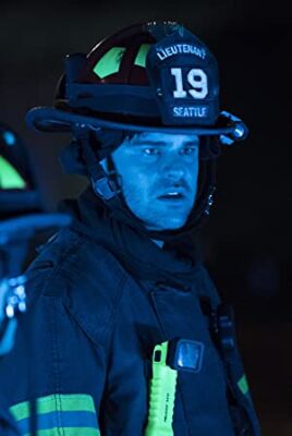 Official profile picture of Grey Damon