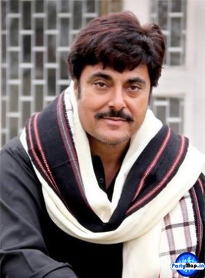 Photo of Guggu Gill at a concert