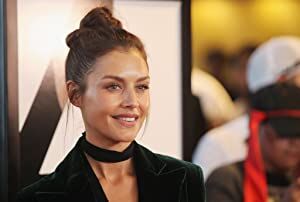 Official profile picture of Hannah Ware