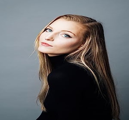 Official profile picture of Helene Henry