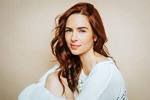 Official profile picture of Holly Deveaux