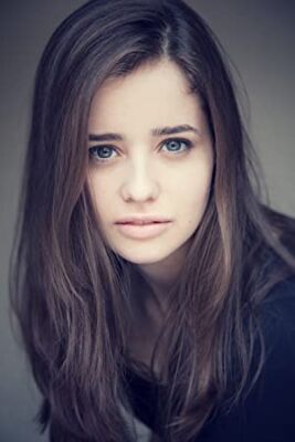 Official profile picture of Holly Earl Movies