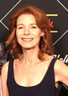 Official profile picture of Holly Hawkins
