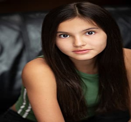 Official profile picture of Isabel Deroy-Olson