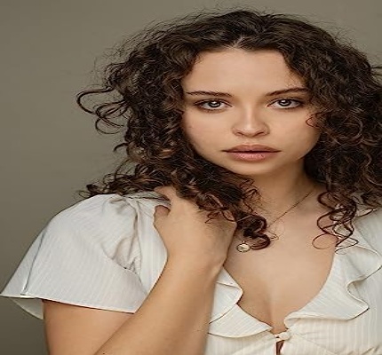 Official profile picture of Isabella Briggs