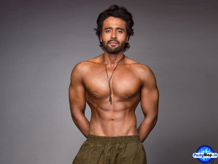 Official profile picture of Jackky Bhagnani