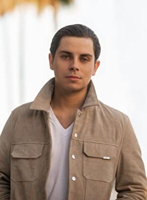 Official profile picture of Jake T. Austin