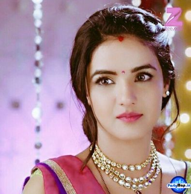 Official profile picture of Jasmin Bhasin