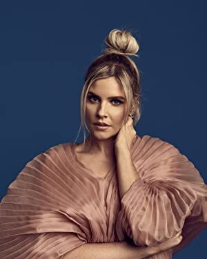 Official profile picture of Jenna Rosenow