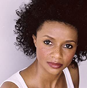 Official profile picture of Jennifer Lauren