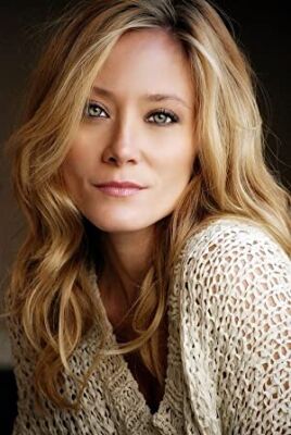 Official profile picture of Julie Tolivar
