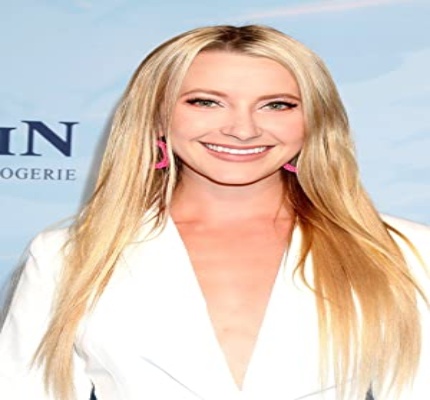 Official profile picture of Kira Cahill