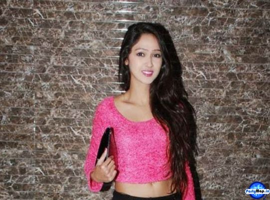 Photo of Krissann Barretto at a concert