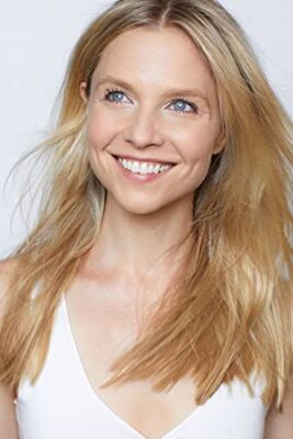 Official profile picture of Laura Coover