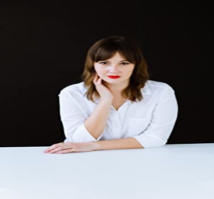 Official profile picture of Laura Houha