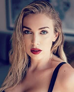 Official profile picture of Laura Jacobs