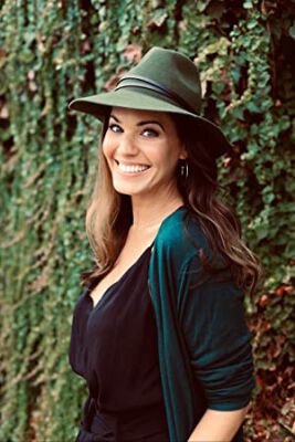 Official profile picture of Laura Jean Salerno