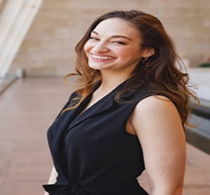 Official profile picture of Lauren Hoffmeier
