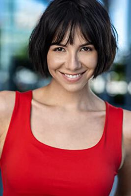 Official profile picture of Lauren Molina