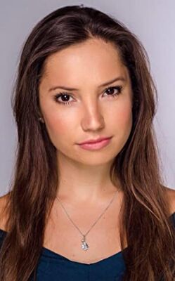 Official profile picture of Layla Harrison