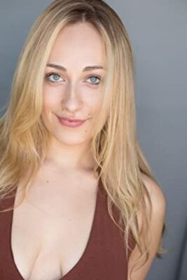 Official profile picture of Leah Moth
