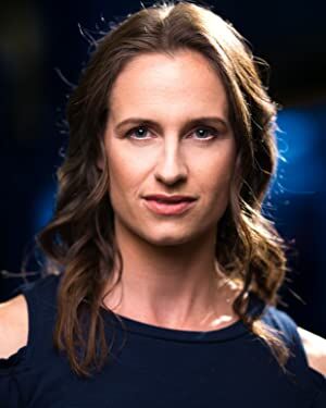 Official profile picture of Leanne Johnson