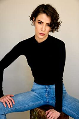 Official profile picture of Linsey Godfrey