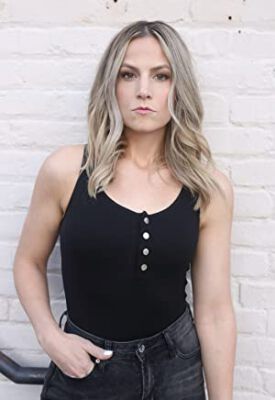 Official profile picture of Lisa Fenimore