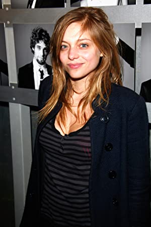 Official profile picture of Lizzie Brocheré