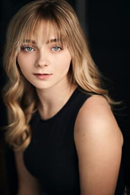 Official profile picture of Lola Clare