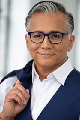 Official profile picture of Lou Alvarado