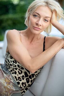 Official profile picture of Loulou Taylor