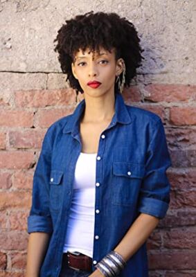 Official profile picture of Lyn Quinn