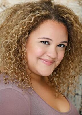 Official profile picture of Lynn Andrews