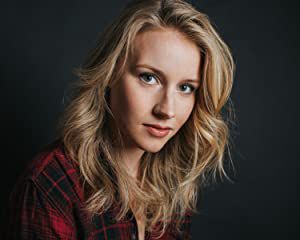 Official profile picture of Madeleine Lodge