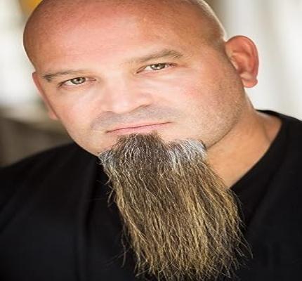 Official profile picture of Mike Lobo Daniel