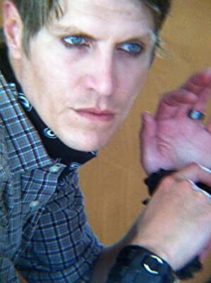 Official profile picture of Mikee Plastik