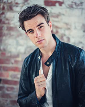 Official profile picture of Nathaniel Buzolic