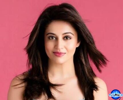 Photo of Neha Pendse at a show