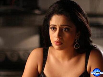 Photo of Neha Pendse at a concert