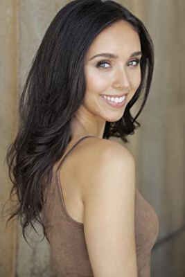 Official profile picture of Nicole Carmela