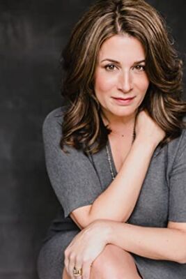 Official profile picture of Nicole Oliver