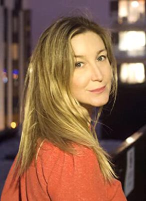 Official profile picture of Nina Lauren