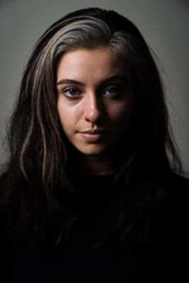 Official profile picture of Noelle Miller