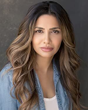 Official profile picture of Nosheen Phoenix