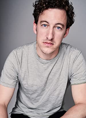 Official profile picture of Oliver Powell